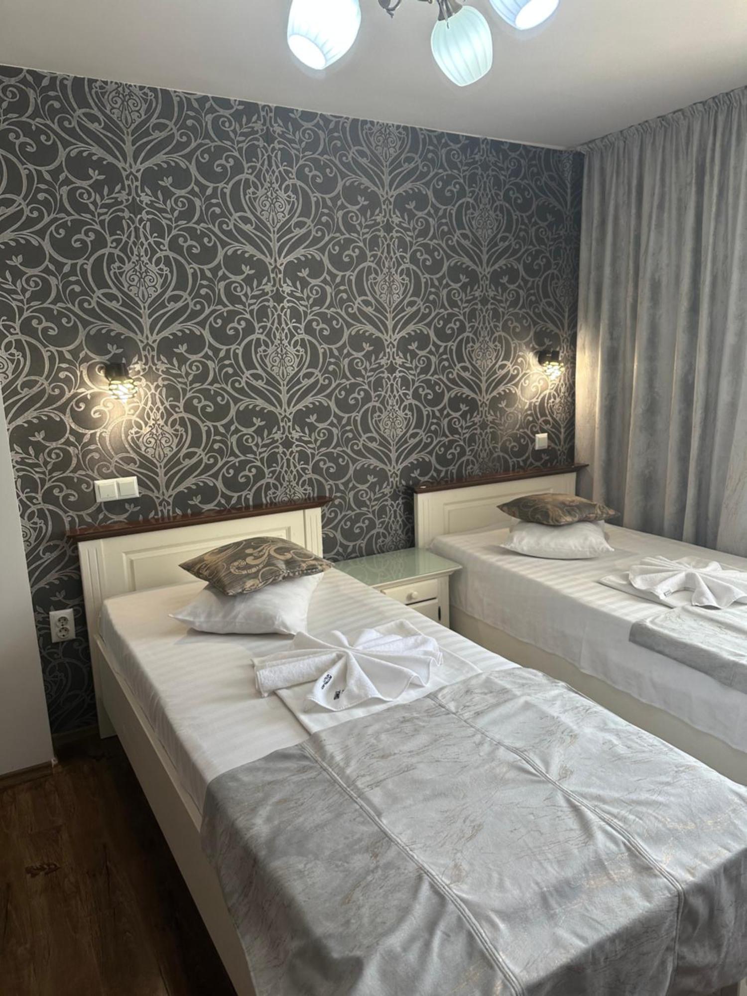 Pensiunea Casa Simoni Ploieşti Exterior foto