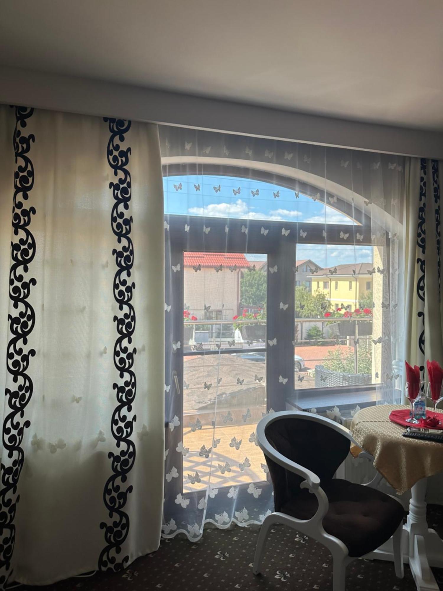 Pensiunea Casa Simoni Ploieşti Exterior foto
