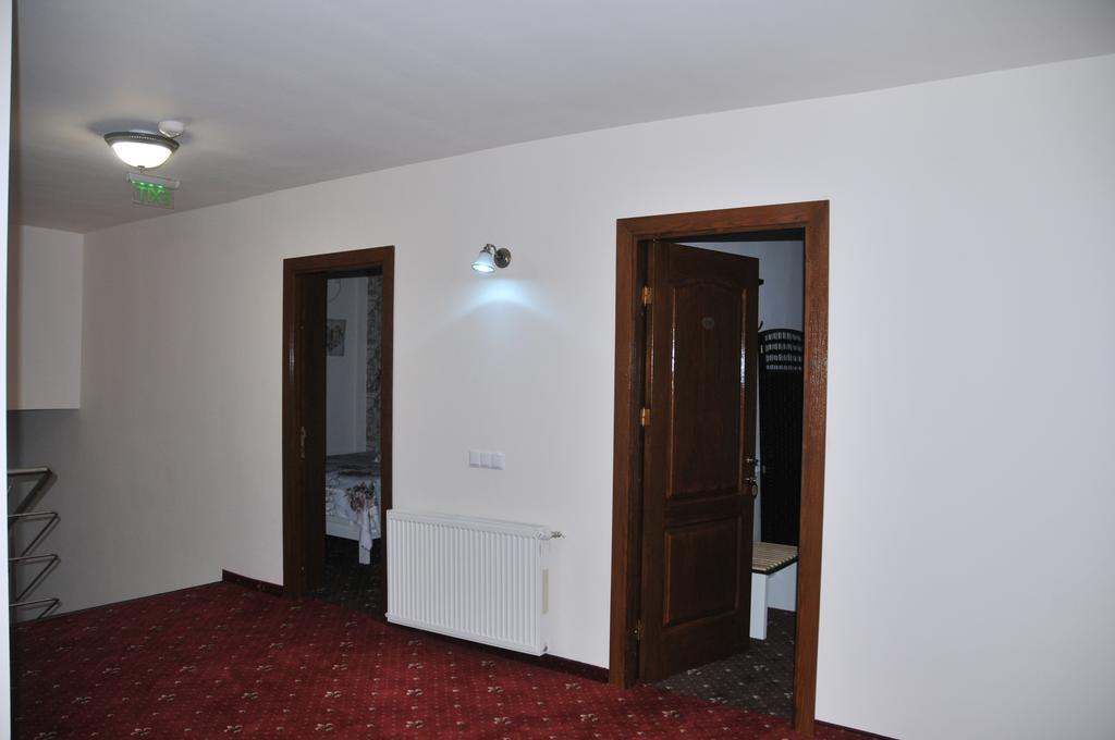 Pensiunea Casa Simoni Ploieşti Exterior foto